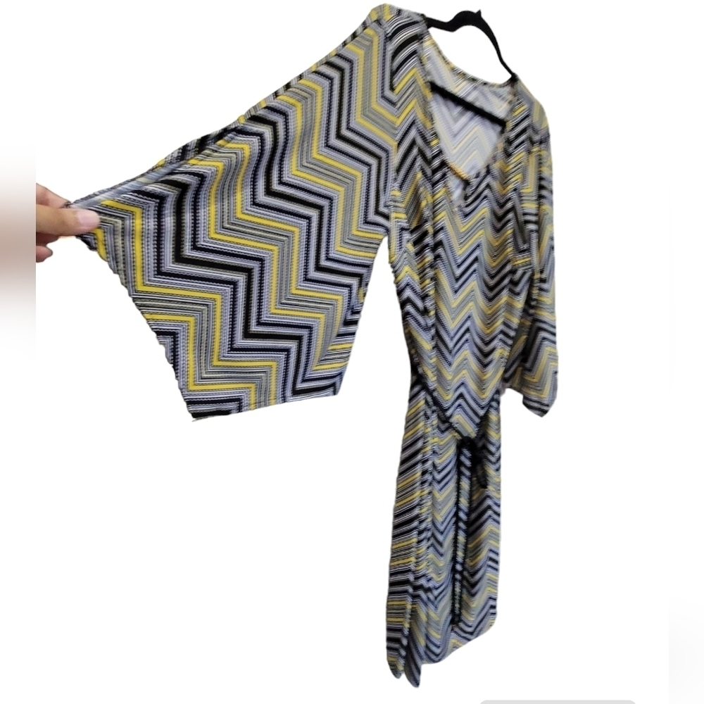 L/XL Geometric Bell Sleeve V Neck Midi Dress with Cord Waist String - Picture 2 of 5